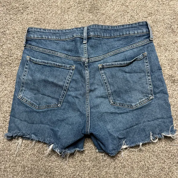 Old navy high rise short  - Image 3