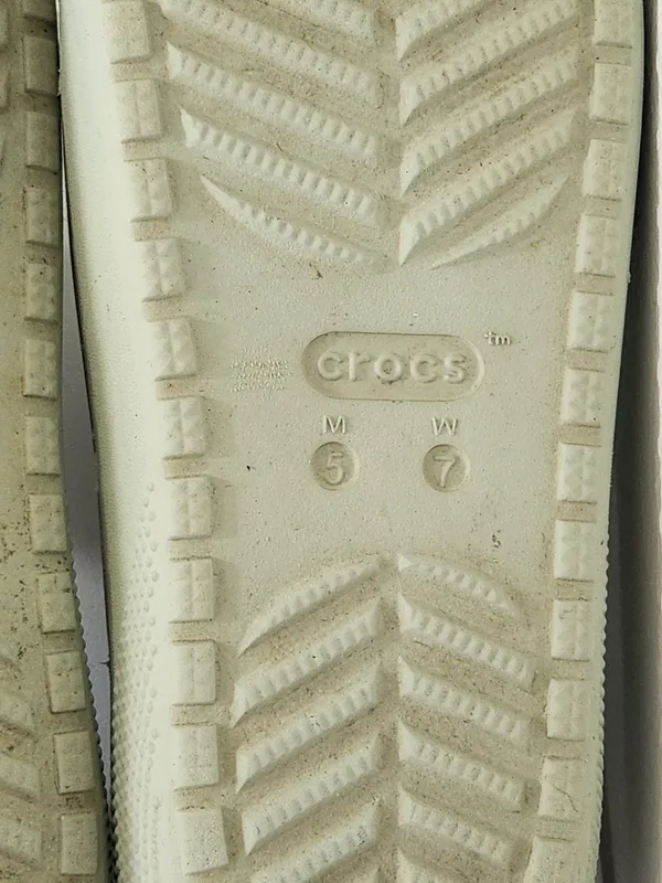 Crocs Pale Green Slide Sandals Size 7 - Image 11