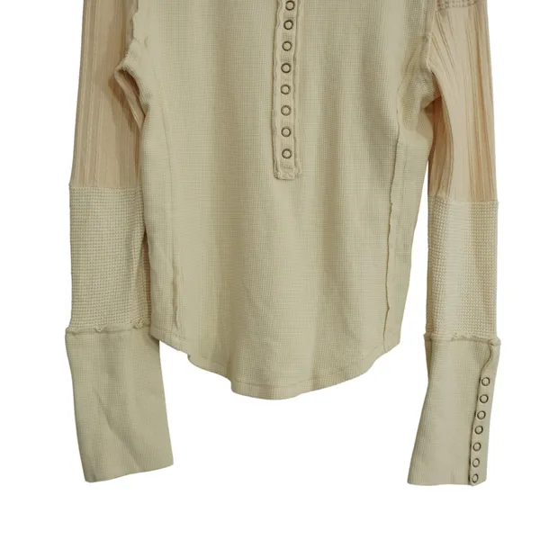 Oli & Hali Size Medium Cream Mixed Media Waffle Knit Henley Top Boho Grunge - Image 3