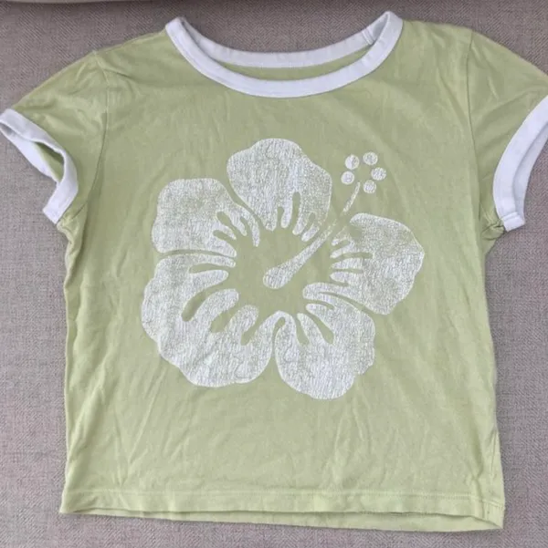 Green Hawaiian Flower Top - Image 2