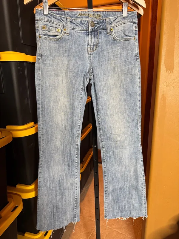 American Eagle Hipster Flare Jeans Y2K Low Rise Light Wash Raw Hem Size 2 Long - Image 2