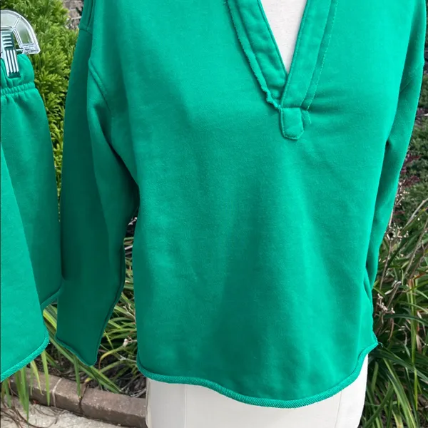 Matching Bright Dark Green Knit Set Pullover Shorts Size XS - Image 7