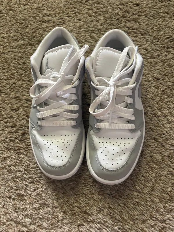Nike women’s Jordan’s - Image 2
