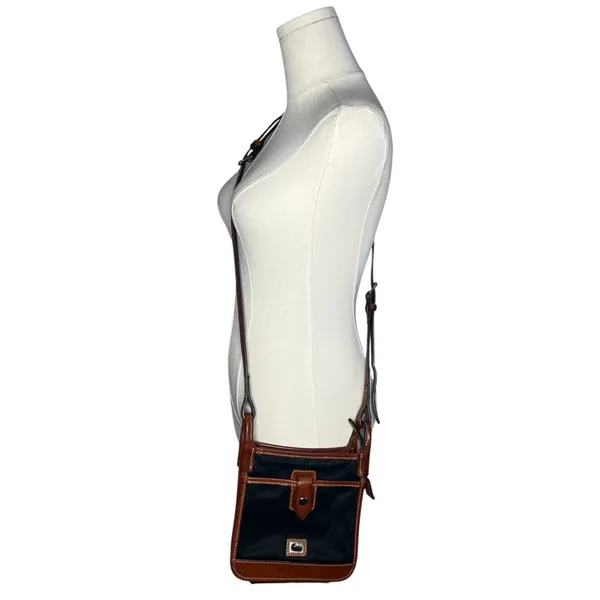 Dooney & Bourke Black Wayfarer Letter Carrier Small Crossbody Purse - Image 2