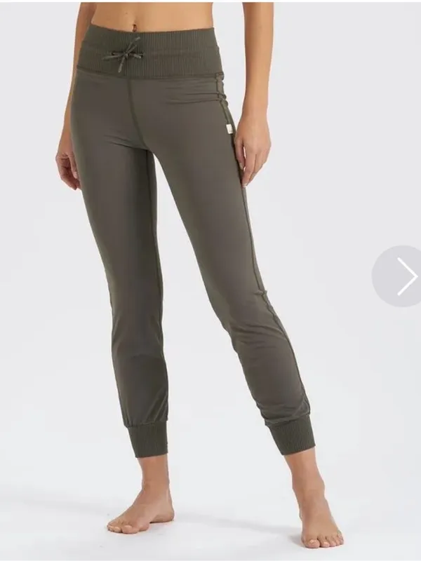 VUORI Drawstring Waist DAILY JOGGERS in Oregano Olive Green Large - Image 3