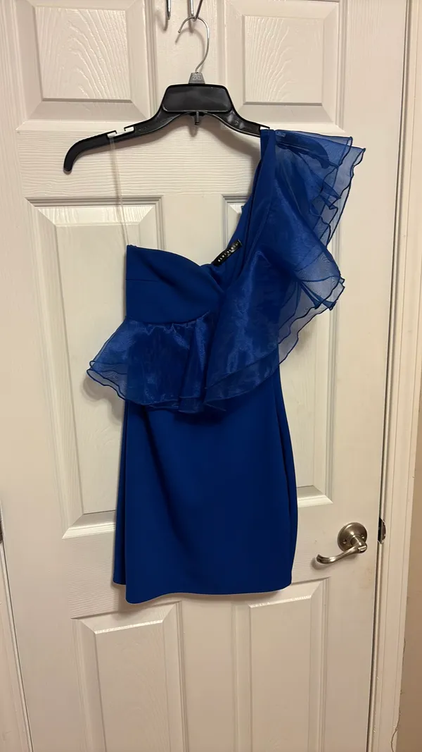 American Threads Blue ruffle one shoulder hoco dress - Image 2