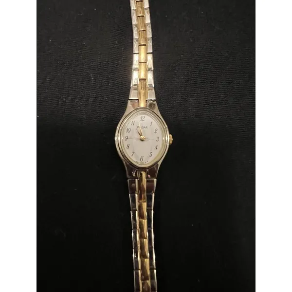 Vintage Pulsar Women's Two-Tone Quartz Watch Japan - Image 6