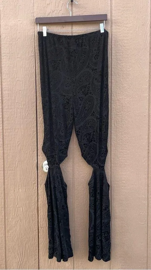 NWT Earthbound Trading Co Womens Pants Black Cut Out Knee Velvet Flare Size XXL - Image 3