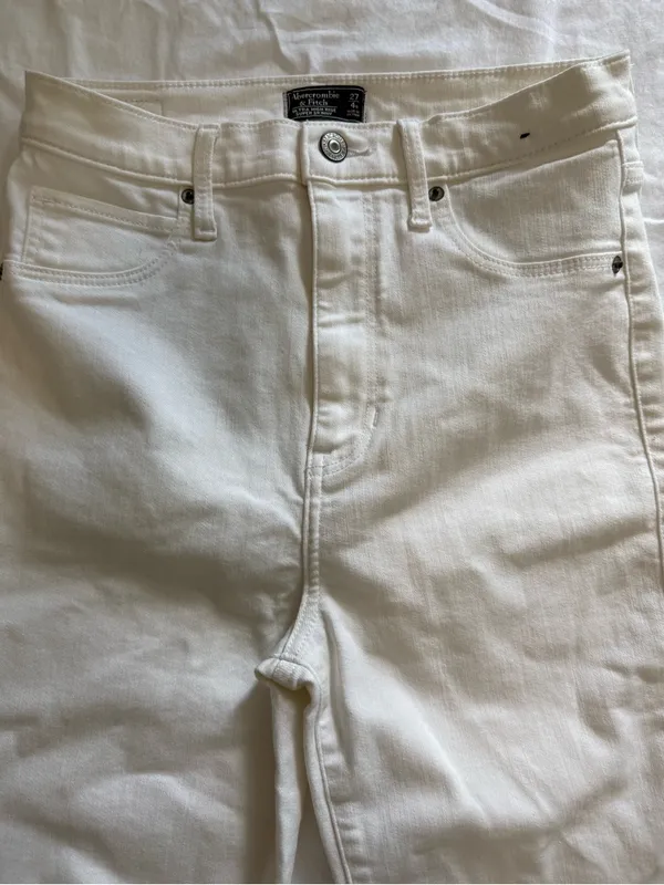 Abercrombie & Fitch women ultra high-rise, super skinny white jeans 27/4 - Image 2