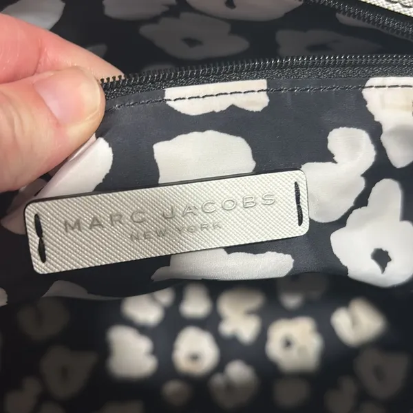 Marc Jacobs grey and white sidekick tote - Image 6