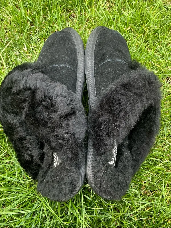 Koolaburra by Ugg Black Suede Shearling-Lined Slip-On Slippers - Image 3