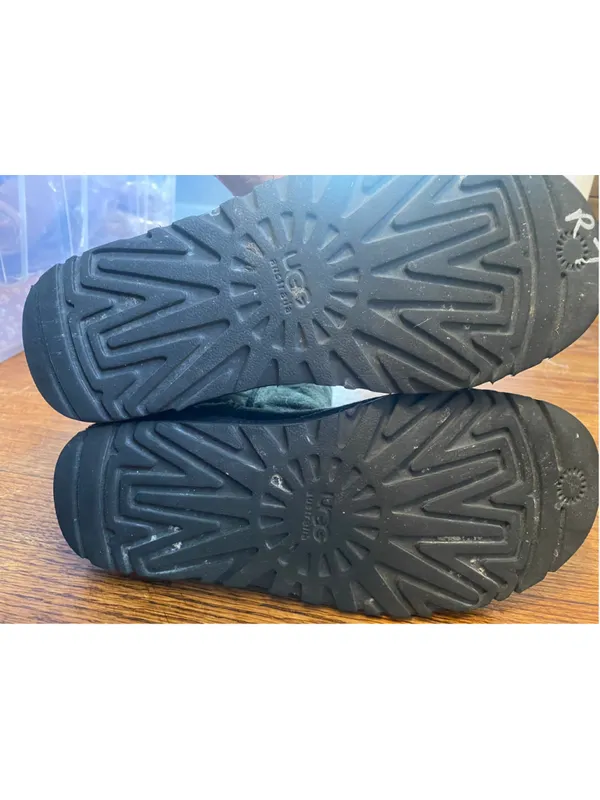 UGG Australia Boots Classic Short Black Suede Shearling Winter Cozy 2000s - Image 5