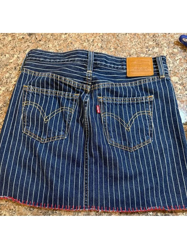Riley Vintage x Nuuly Levi's Premium Denim Mini Skirt Size 25 - Image 2