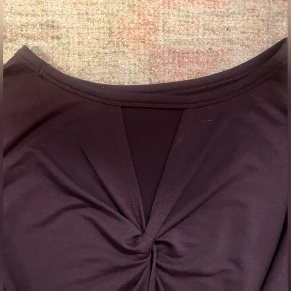 Old Navy Activewear Twist/Tie Back Long Sleeve Top - Image 3