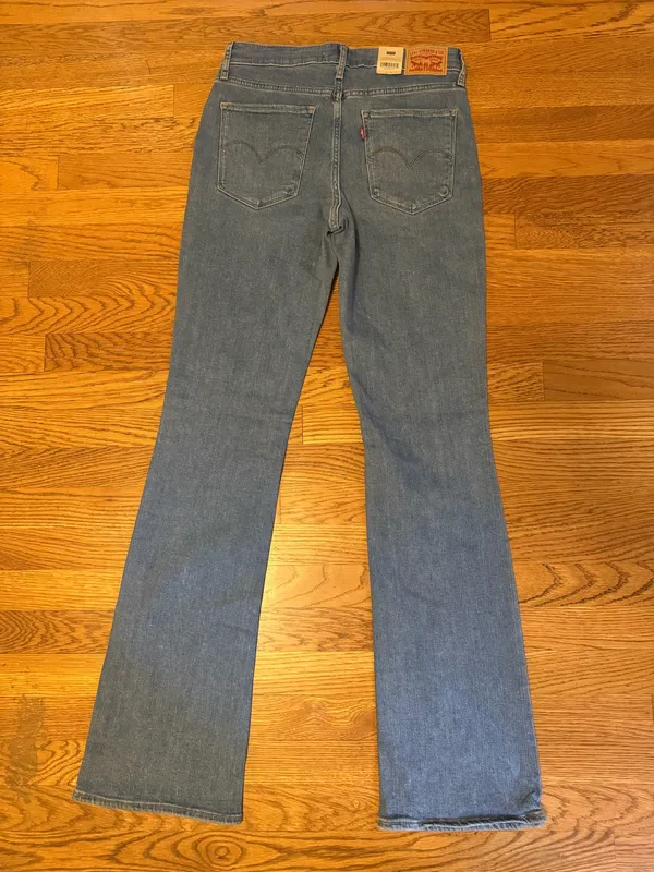 Levi's 725 high rise Women's bootcut Jeans size 29 - Image 6
