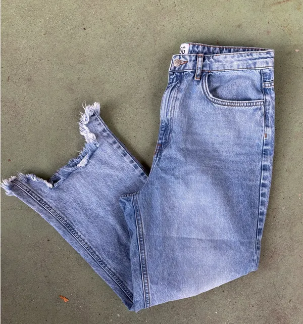 BDG urban outfitters Distressed light wash mom / flare jeans - Image 2