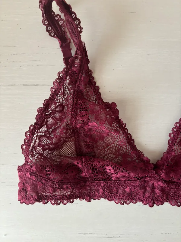 Monki NWOT maroon burgundy red lace detailed bralette - small - Image 3