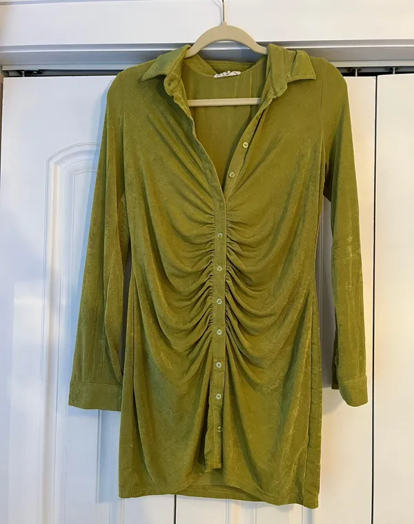 Long Sleeve Green Dress Size M - Image 2