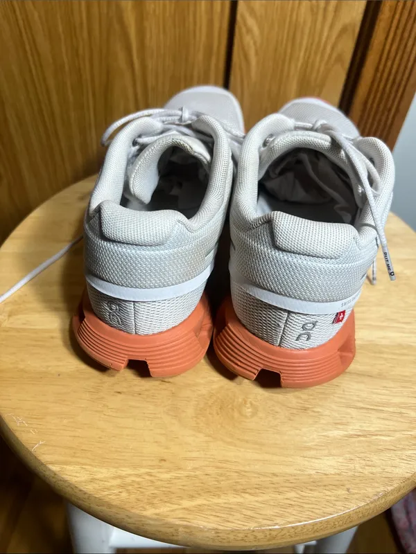 On Running White and Orange Women's Athletic Sneakers Size 7 - Image 3