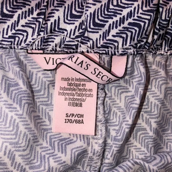 Victorias Secret silky shorts size small - Image 3
