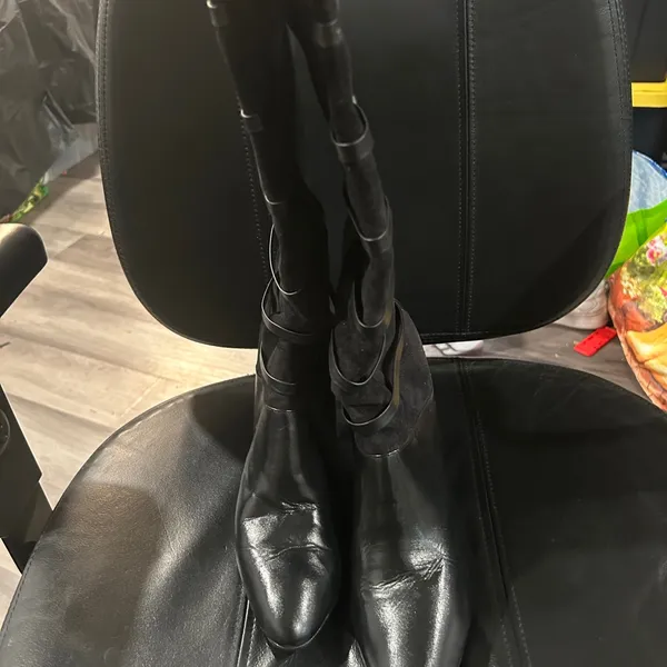 Stylish Black Leather Knee - Image 7