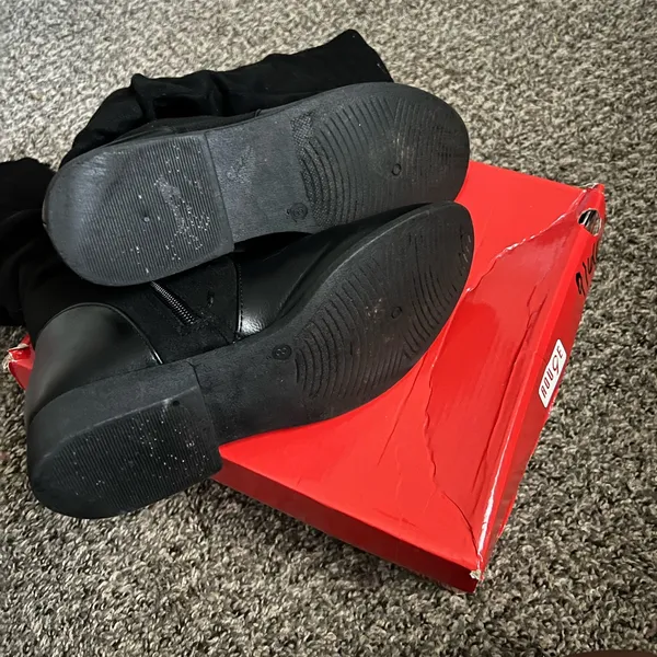 Black Suede and leather riding boots Size 8 - Image 4