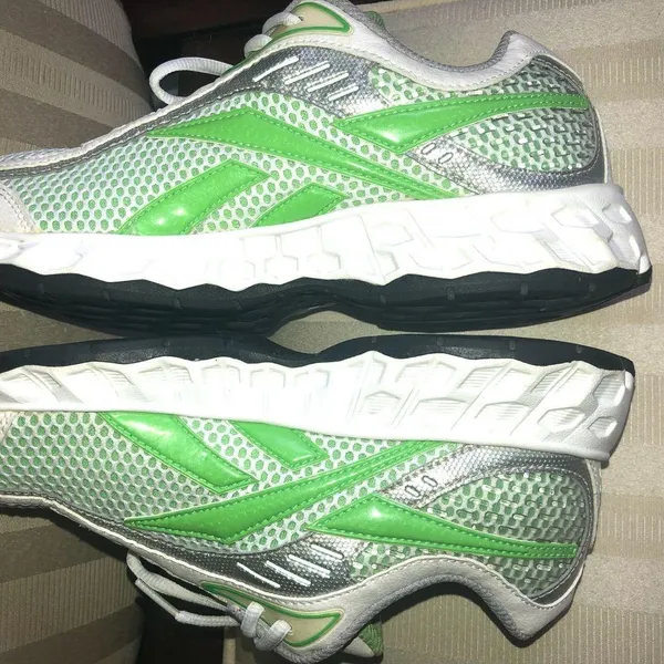 Reebok easy women’s running shoes - Image 4
