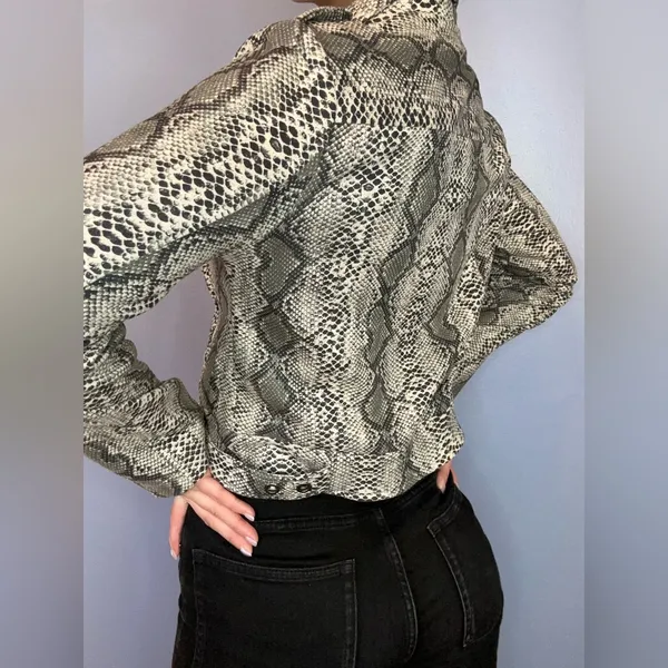 Fate jacket - Image 2