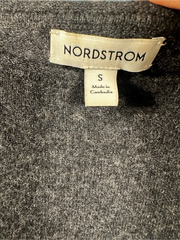 B147. Nordstrom Women's Gray cashmere Crewneck Sweater - Image 5