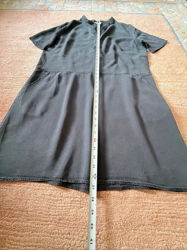 Everly Black Lyocell Popover Shift Dress Size Unmarked Short Sleeve Pockets - Image 4