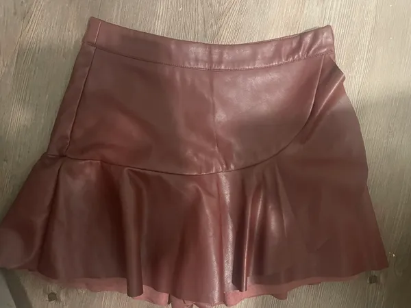 Vestique Ruffle Leather Skort - Image 3