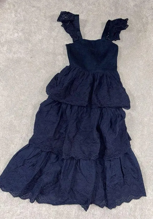 lulus‎ navy eyelet smocked dress tiered ruffles EUC - Image 2