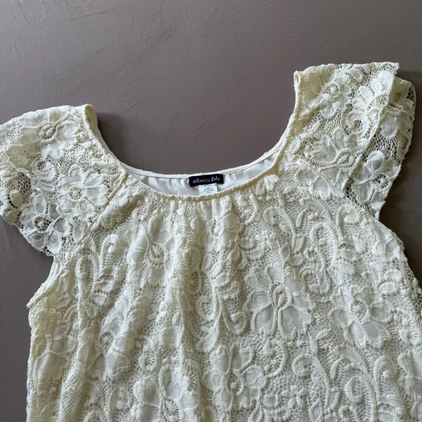 Y2K Era Olivia Blu Scoop Neck Lace Top - Image 3