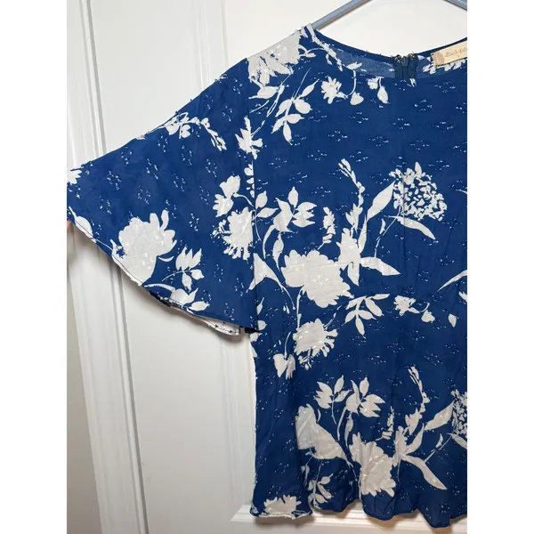 Altar'd State Blue‎ Floral Clip Dot Peplum Blouse Flutter Sleeve Small - Image 4