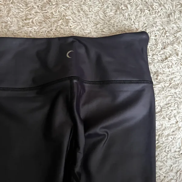 Zyia Active Faux Leather 7/8 Leggings Size 6/8 - Image 6