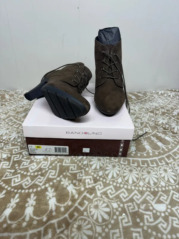 Bandolino Olive Brown Suede Lace-Up Heeled Ankle Boots - Image 2