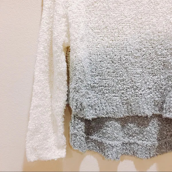 🎈Light ash blue ombré crew neck sweater top White - Image 2
