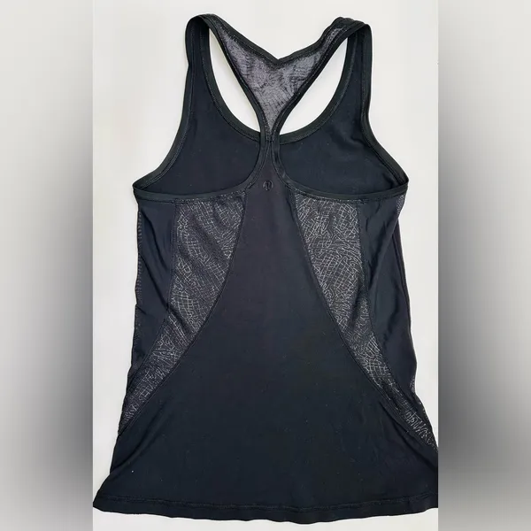 Lululemon Women's Black Racerback Tank Top‎ Sz XS - Image 3
