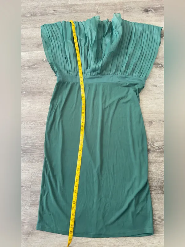 Green Midi Dress with Pleated Cape Detail - Image 8