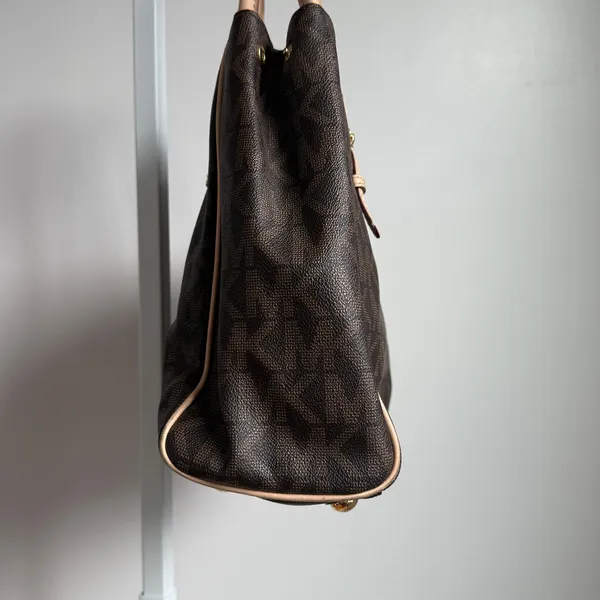 Michael‎ Kors size M brown beige tote bag - Image 11