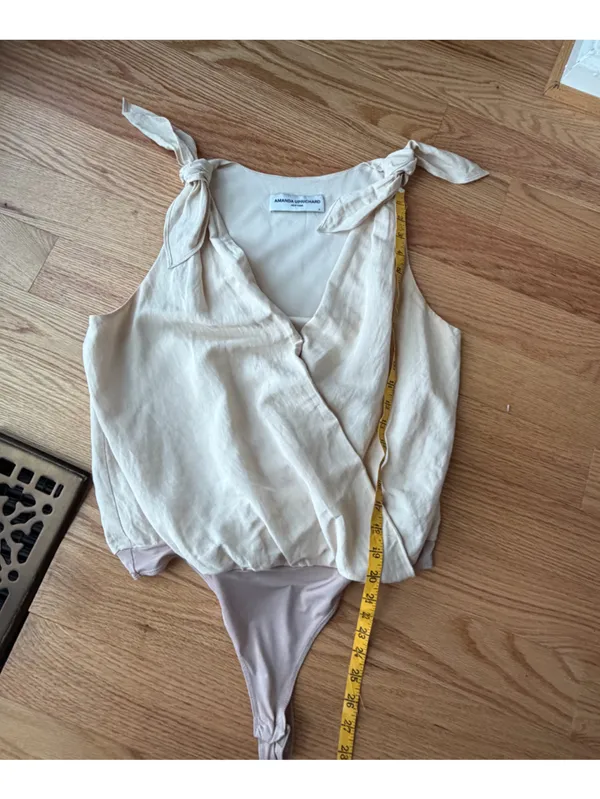 Amanda Uprichard Cream Wrap Bodysuit Shoulder Tie Top M - Image 5