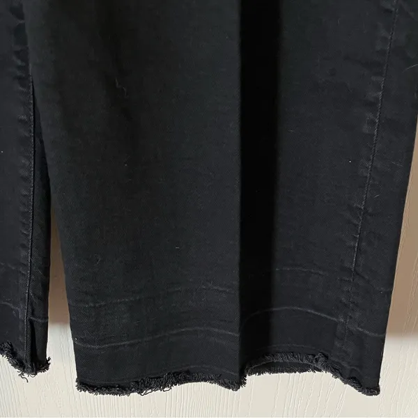 H&M Women's Black Wide-Leg Cropped Distressed Hem Jeans Size 14 - Image 2