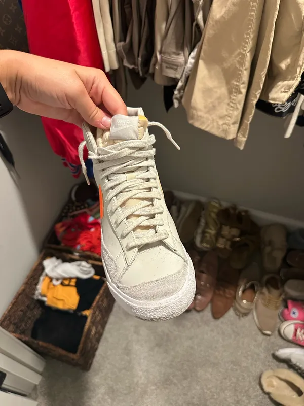 Nike High-Tops 9.5  - Image 2