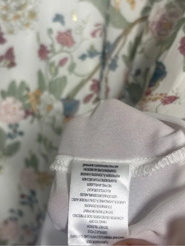 Autres filles white floral blouse size XL - Image 7