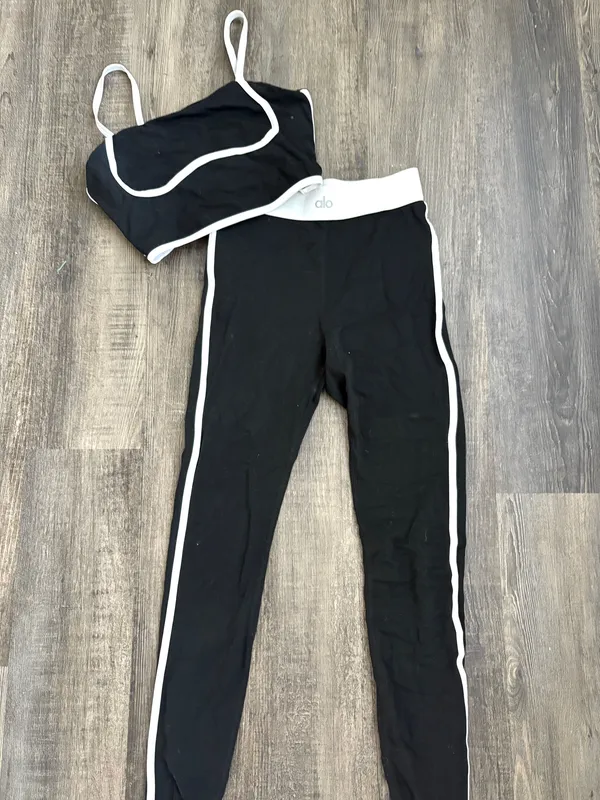 Alo Yoga Set Airlift Bra Leggings - Image 4