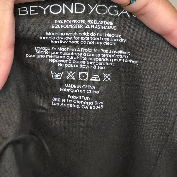 BEYOND‎ YOGA Infinity Hidden Pocket Scarf Black - Image 4