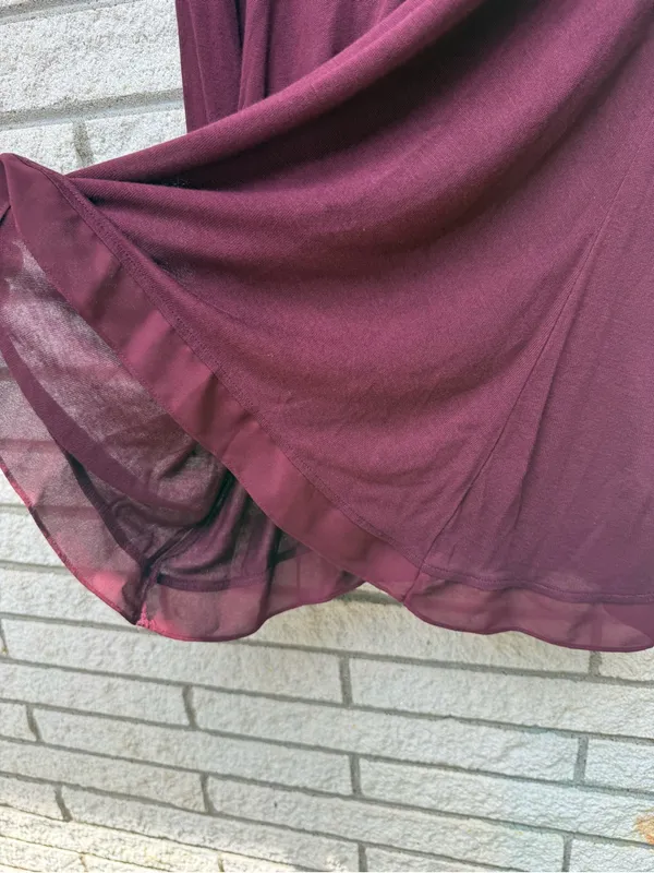 a.n.a Long-Sleeve V-Neck Top in Wine Burgundy - Image 7