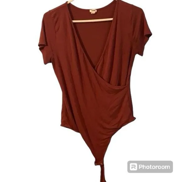 ✨Garage wrap bodysuit sz large maroon✨ - Image 4