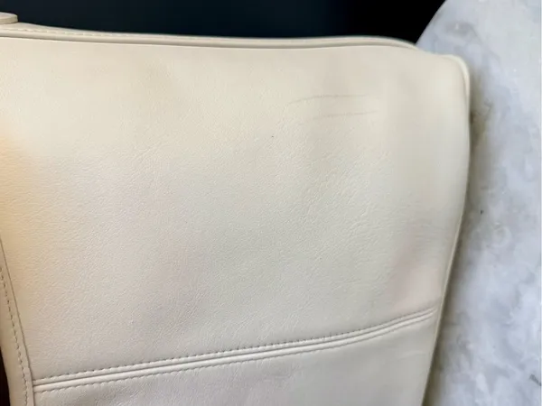 Vintage Unbranded Cream/White Leather Flap Crossbody Bag - Excellent Interior - Image 3