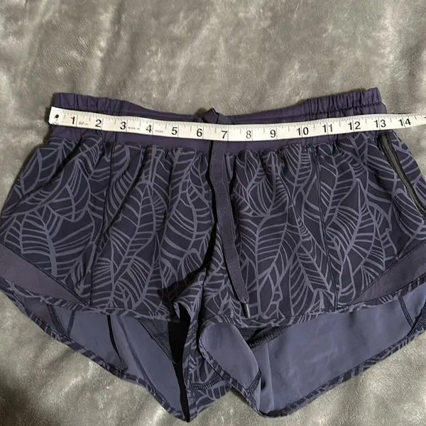 Lululemon Pretty Palm Size 6 Hotty Hot Shorts - Image 10